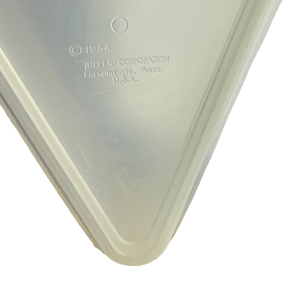 Vintage 1954 Tupperware Millionaire Line Pie Cake Pizza Slice Storage Container - Picture 4 of 6